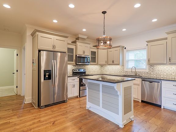 2nd image of 4139 Ivy Run