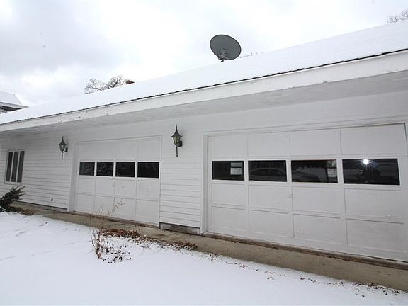 3rd image of 158 Gibson St