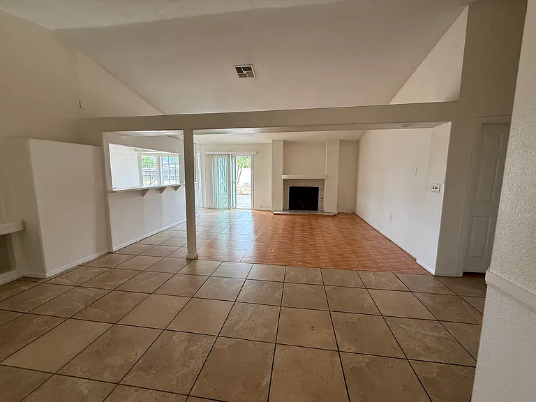 25210 Hazelwood Cir — Photo 17