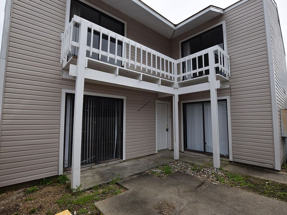 1st image of 1708 Fox Run Dr APT 4