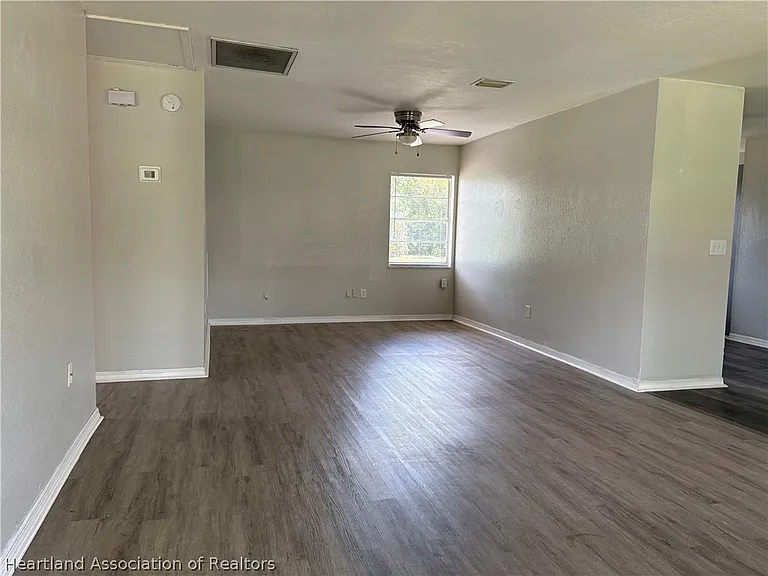 3127 King Dr — Photo 3