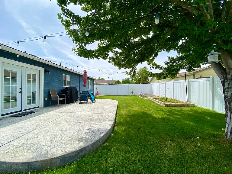 2226 S 66th Ave — Photo 9