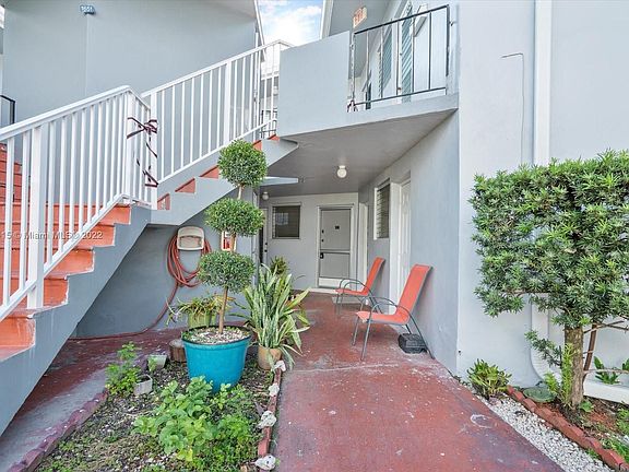 2nd image of 1651 NE Miami Gardens Dr APT 103