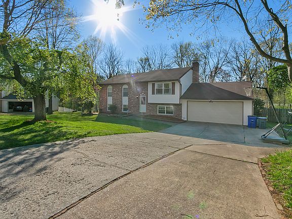 2 Car garage/giant driveway