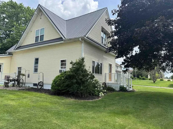 1370 Dodgeville Street, Highland, WI 53543