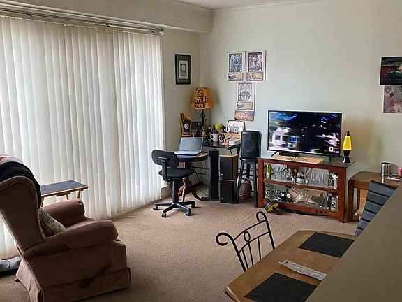 3rd image of 2009 Greene St APT 301