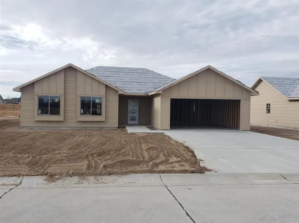 1363 Cherod Ln, Dodge City, KS 67801