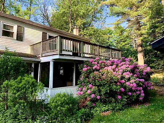 4th image of 7 Brittany Dr