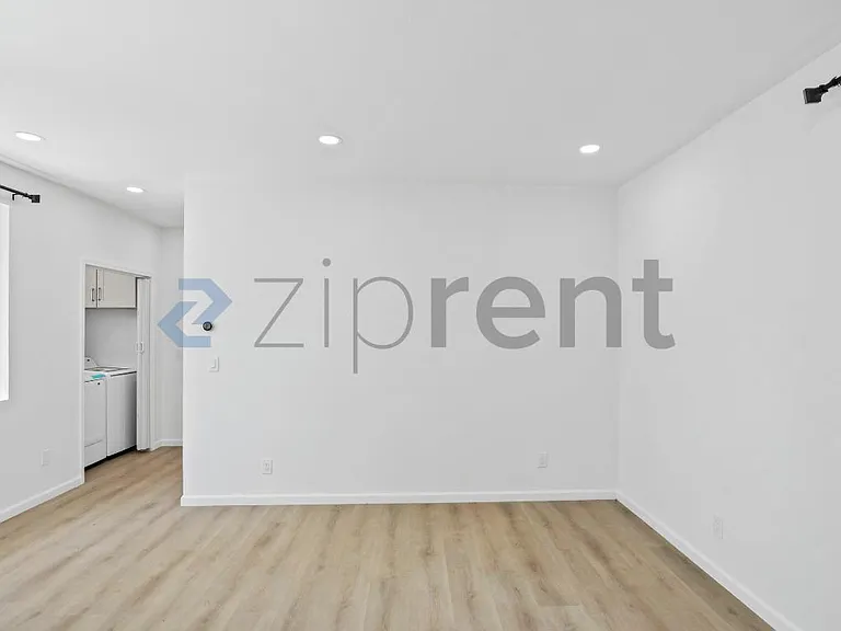 640 Plomosa Ct #B — Photo 9