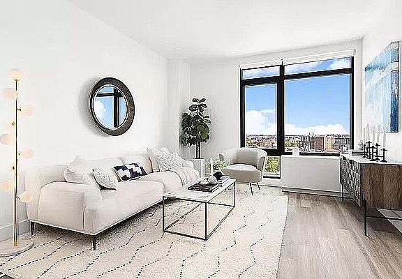 2nd image of 228 E 135th St #S15