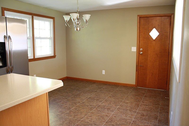 2nd image of 860 Susanna Ave