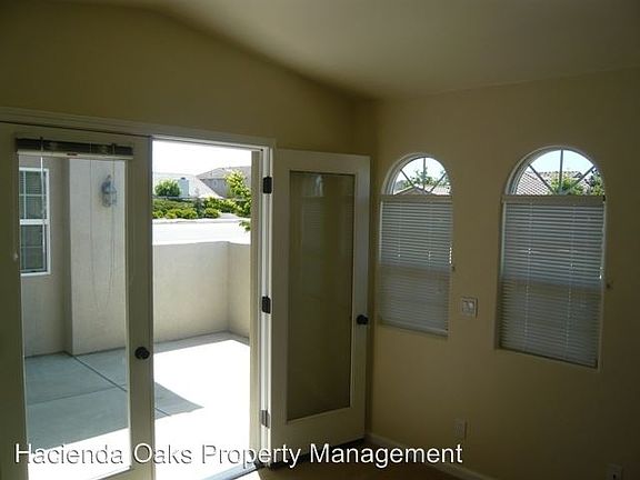 3rd image of 2250 S Nutmeg Ln