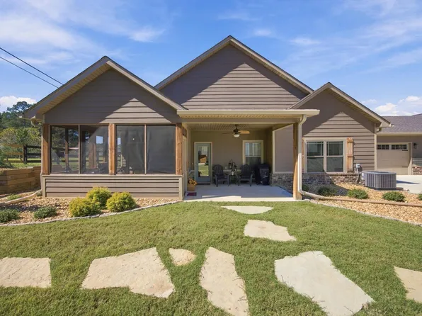 84 Maddox Ln, Chatsworth, GA 30705