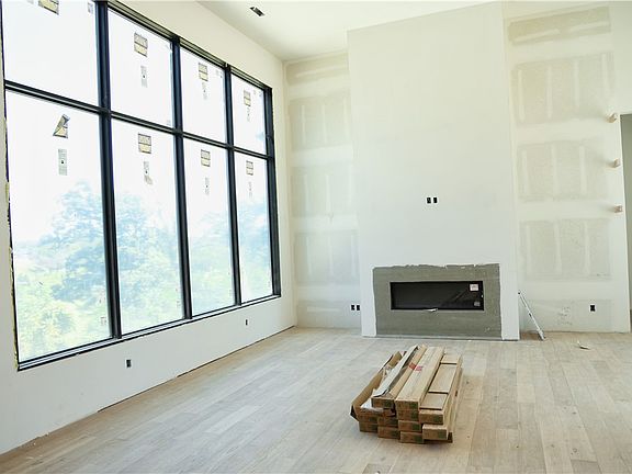 5th image of 33 Wimbledon Way