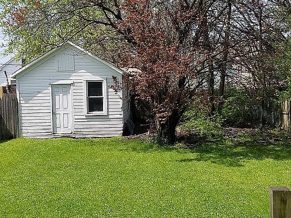 2nd image of 3306 E 49th St