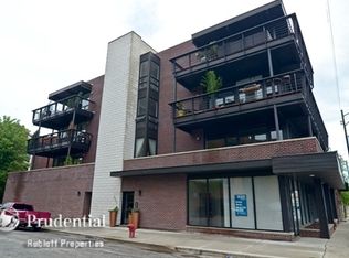 2303 N Bosworth Ave APT 2B, Chicago, IL 60614