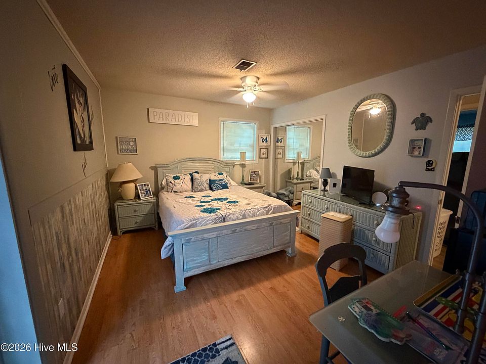 2nd image of 810 E Cape Harbor Drive