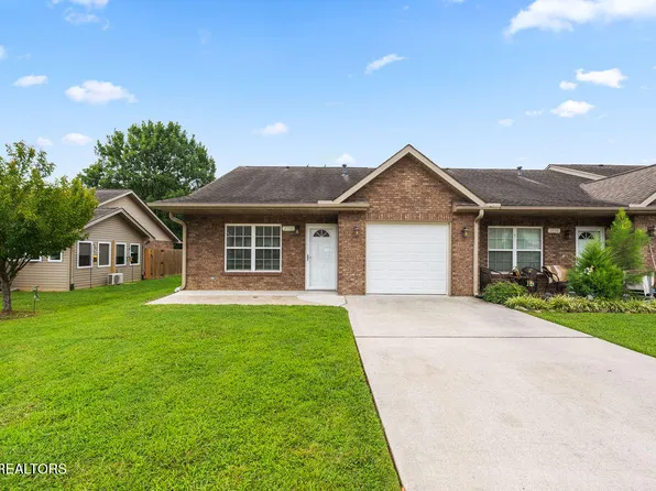 2738 Waters Place Dr, Maryville, TN 37803