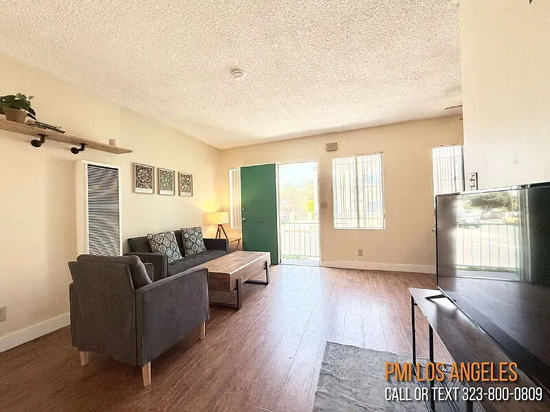 1497 W 29th St — Photo 2