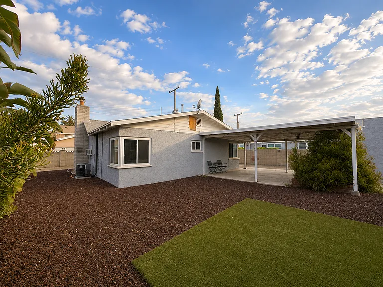 445 1/2 E Alisal Way — Photo 11