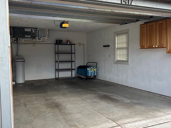 3rd image of 1417 E Moneta Ave
