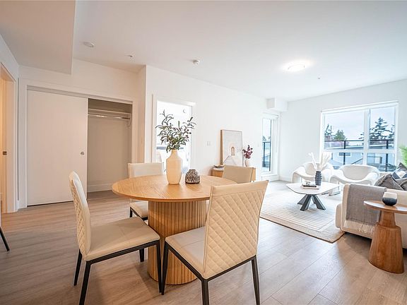 5th image of 258 Helmcken Rd #202
