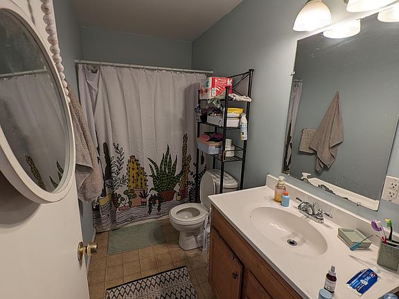 Unit #2 Bathroom