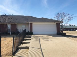 2441 Regency Dr, Tupelo, MS 38801