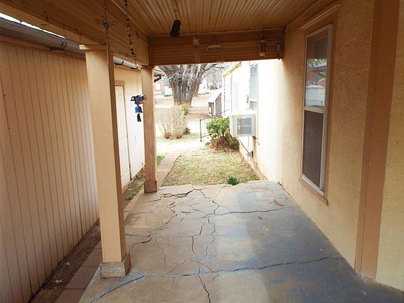 4th image of 215 N Central Ave