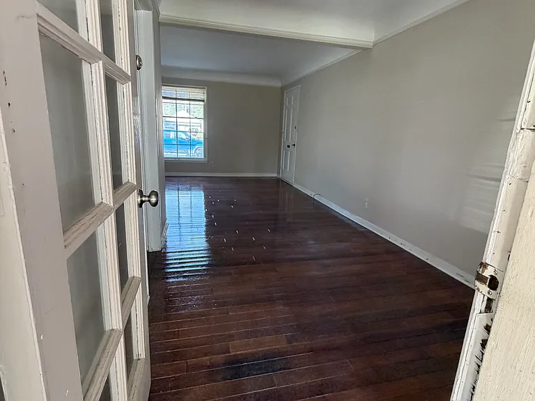 3851 Brewster St — Photo 11