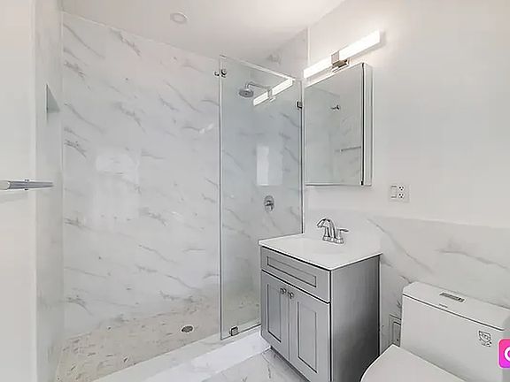 5th image of 103 Grove St APT 3R