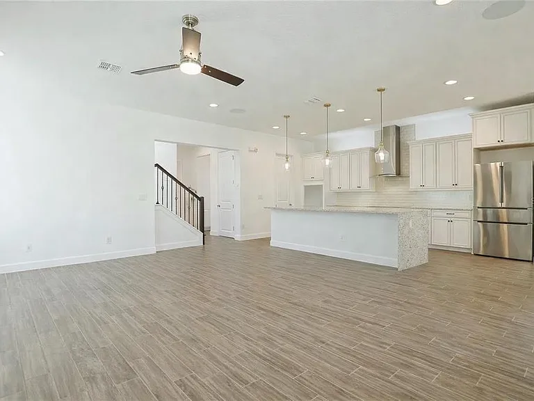 7038 Arnoldson St — Photo 4