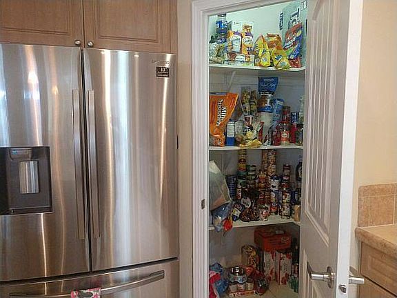 4th image of 1667 Deverly Dr #708