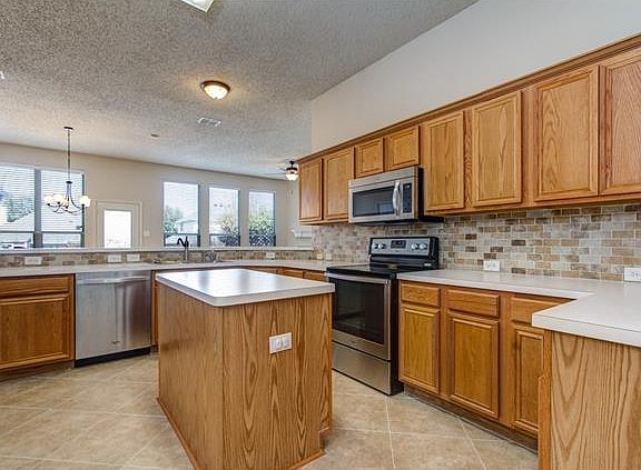 5th image of 413 Preston Oaks Dr