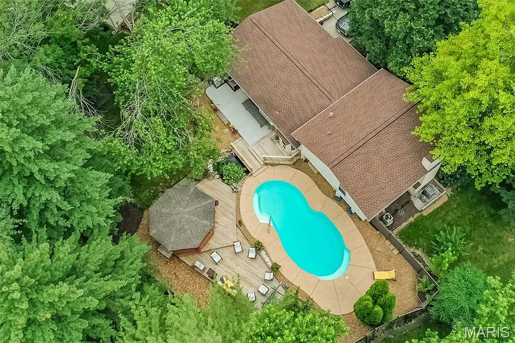 1917 Country Acres Dr photo 1