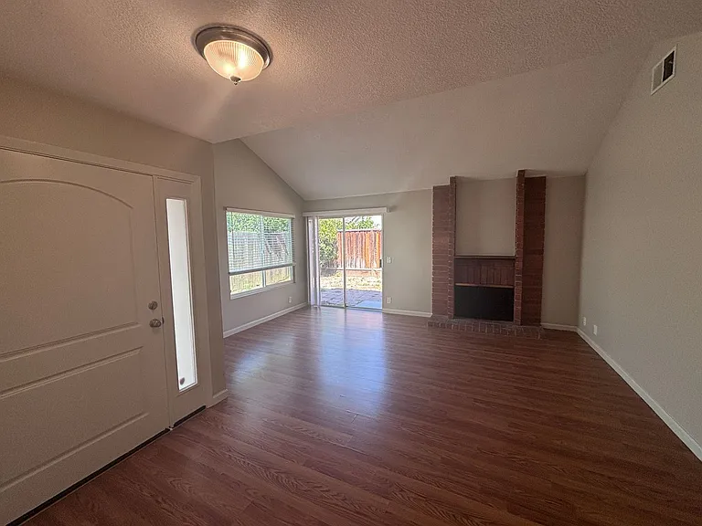 5328 Cedar Grove Cir — Photo 4