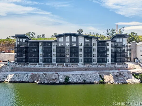700 Pershing Dr #302, Camdenton, MO 65020