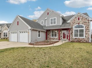 3828 Stillwater Cir, Waukesha, WI 53189