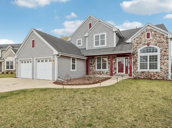 3828 Stillwater CIRCLE, Waukesha, WI 53189