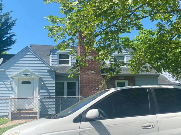 32 3rd Ave, Central Islip, NY 11722