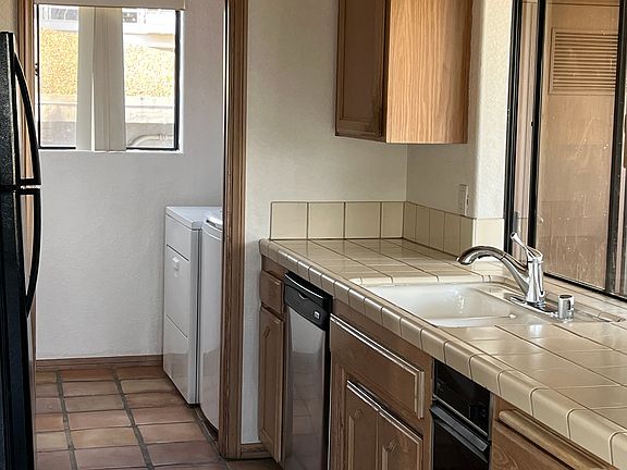 3rd image of 4766 Noyes St