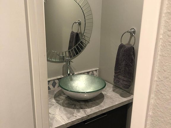 5th image of 115 Hartnell Pl