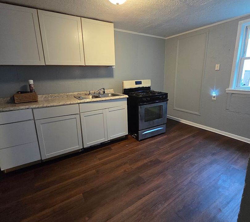 1st image of 405 E 13th St #1