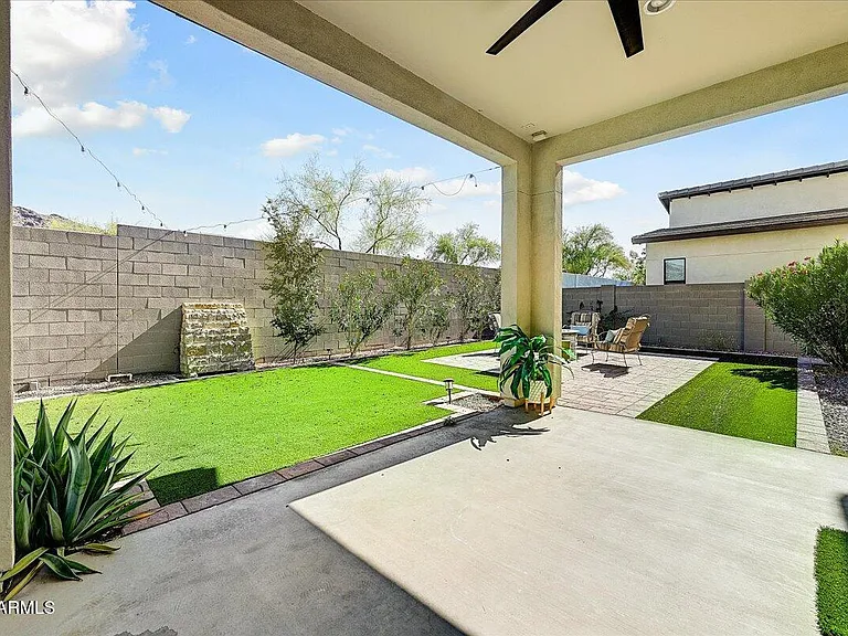 829 E Monte Way — Photo 35