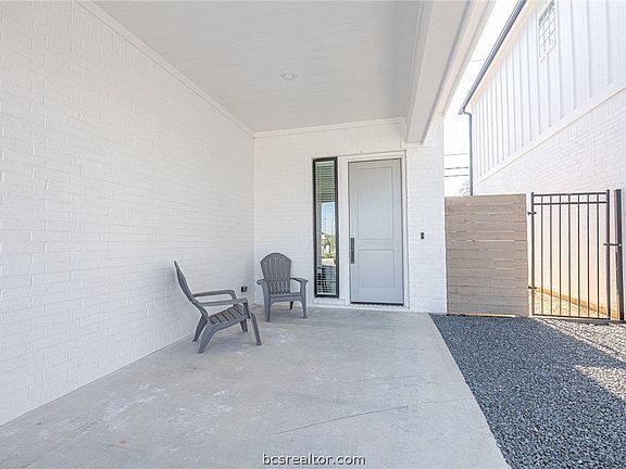 3rd image of 280 Estates Cir