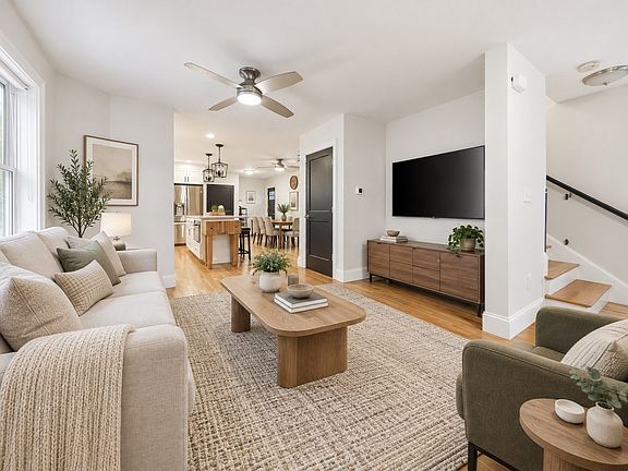 3rd image of 35 Thomas St
