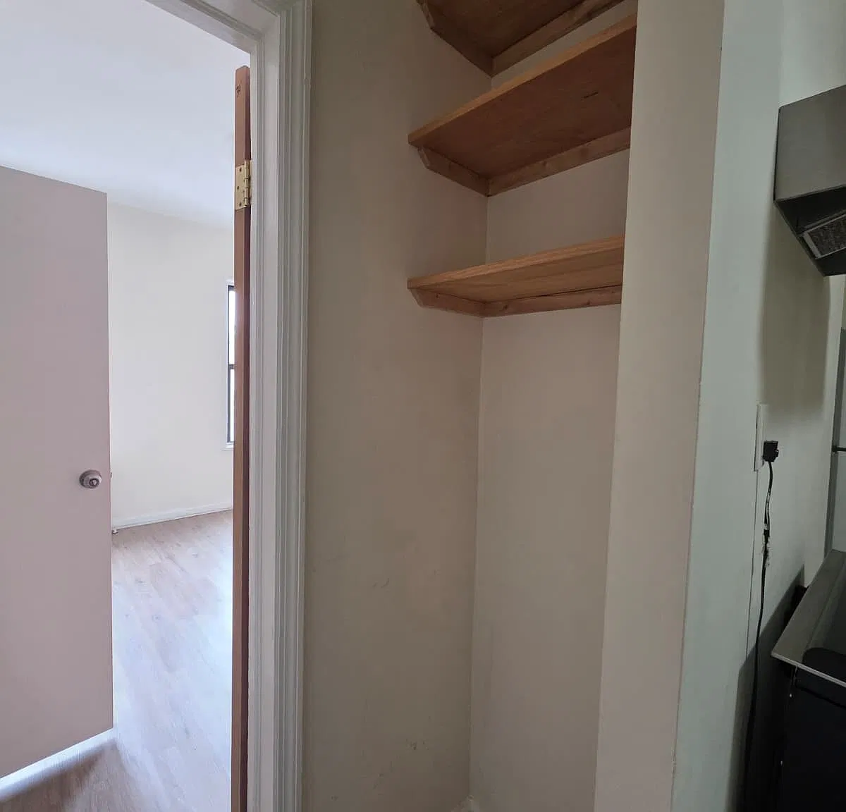 142 School St — Photo 1