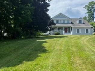 9 Mystic Glen Pl, Fishkill, NY 12524