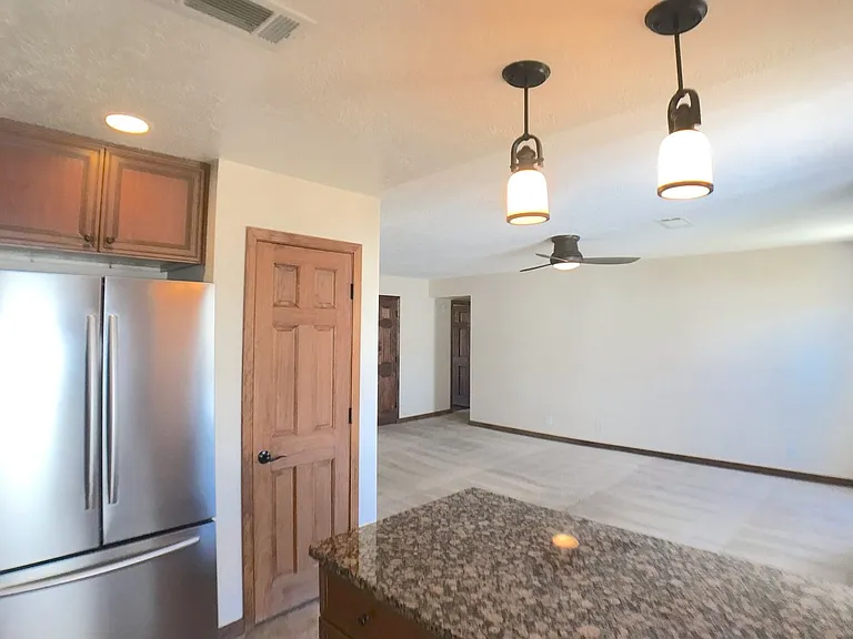 3621 Candlelight Dr NE — Photo 11