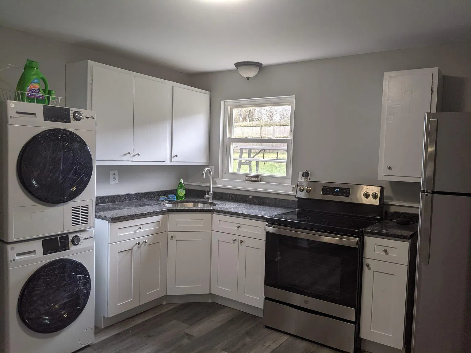 2 bed, $2,050 — Photo 1
